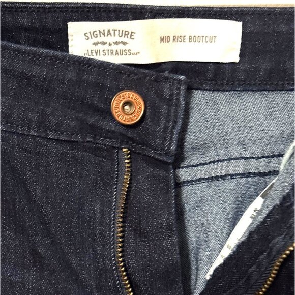 Levis Signature Mid Rise Bootcut Jeans Womens W33 L30 Dark Wash Stretch Denim - Picture 2 of 8